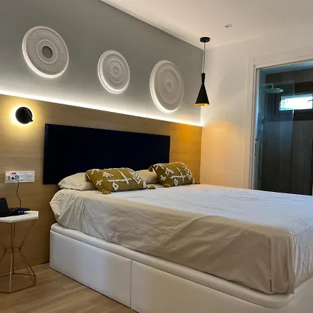 San Bernardo De Lujo Con Ascensor, Wifi Y Vistas A Collarada