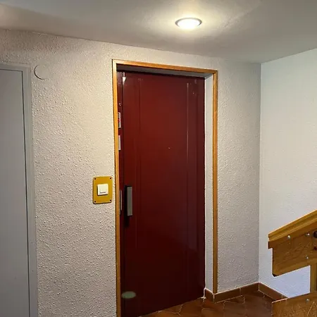 San Bernardo De Lujo Con Ascensor, Wifi Y Vistas A Collarada *