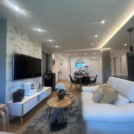 San Bernardo De Lujo Con Ascensor, Wifi Y Vistas A Collarada 아파트