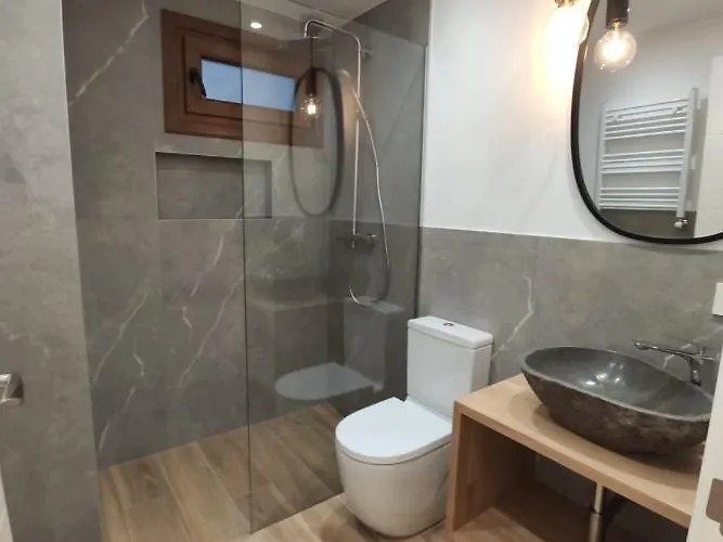 Apartamento San Bernardo De Lujo Con Ascensor, Wifi Y Vistas A Collarada