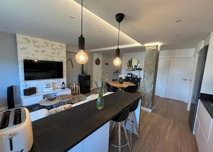 San Bernardo De Lujo Con Ascensor, Wifi Y Vistas A Collarada Apartamento *