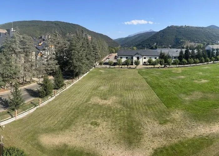 San Bernardo De Lujo Con Ascensor, Wifi Y Vistas A Collarada Apartamento *