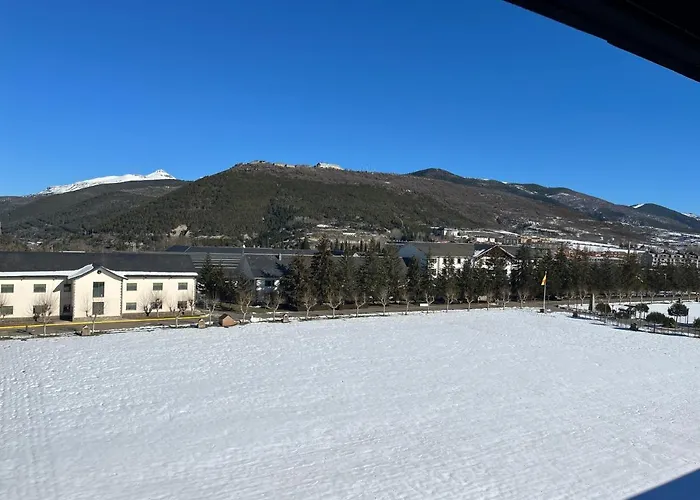 San Bernardo De Lujo Con Ascensor, Wifi Y Vistas A Collarada