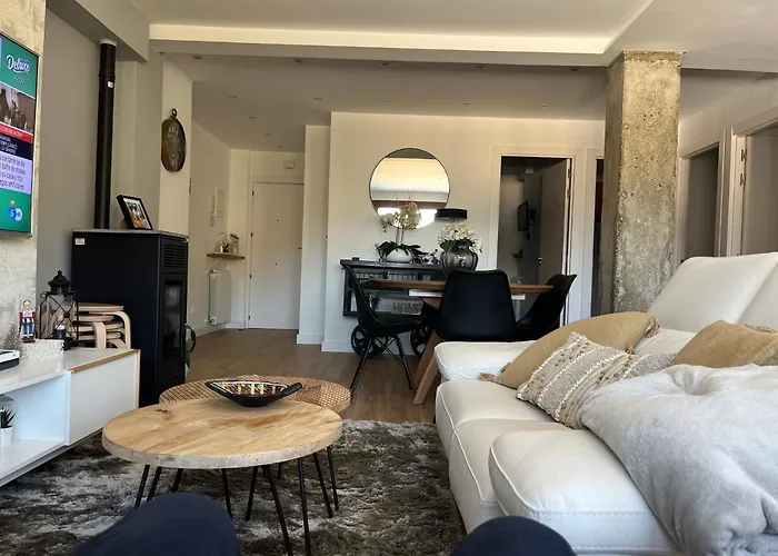 San Bernardo De Lujo Con Ascensor, Wifi Y Vistas A Collarada * Jaca